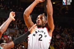 伦纳德加盟雄鹿队，与字母哥携手冲击冠军